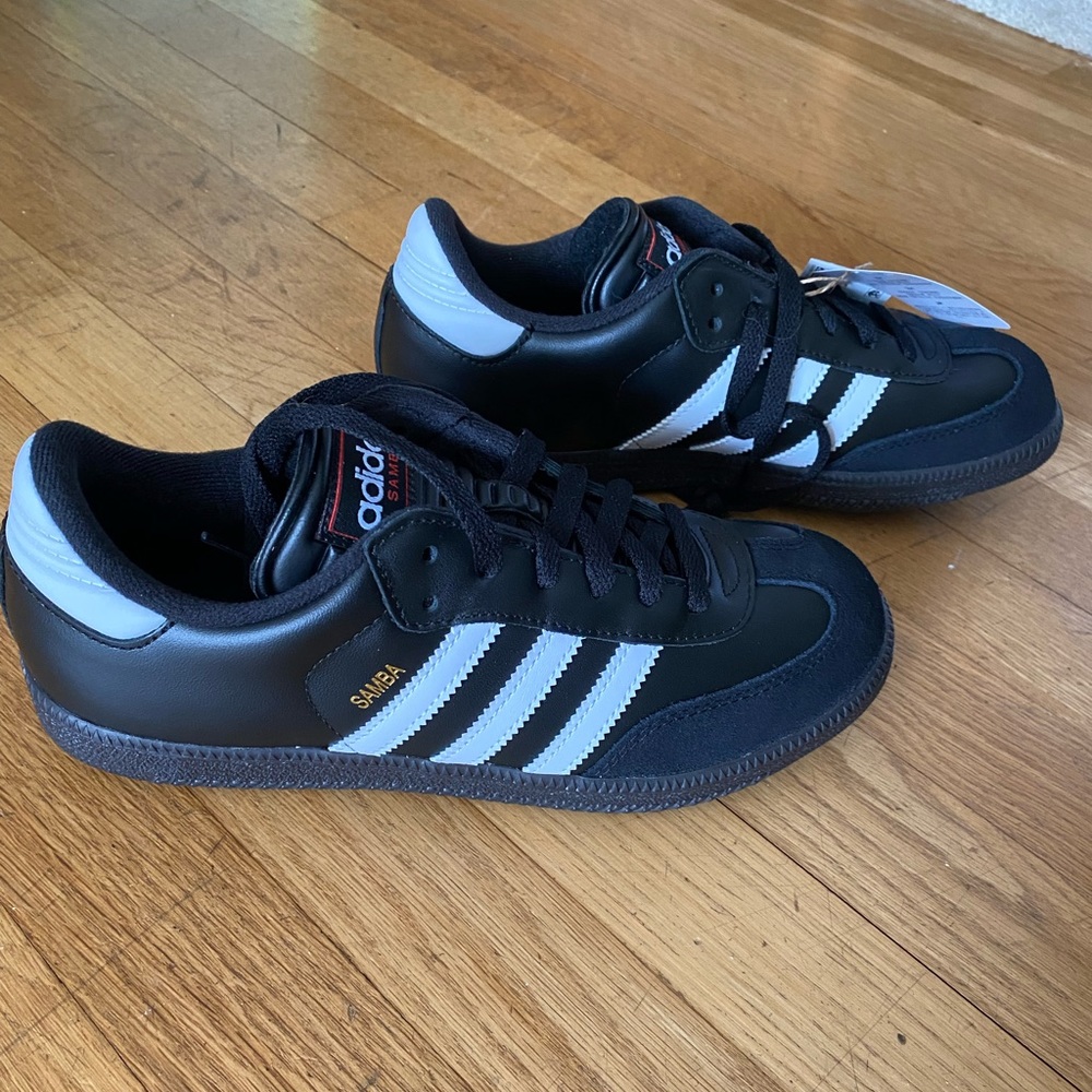 NWT Adidas Sambas womens size 7